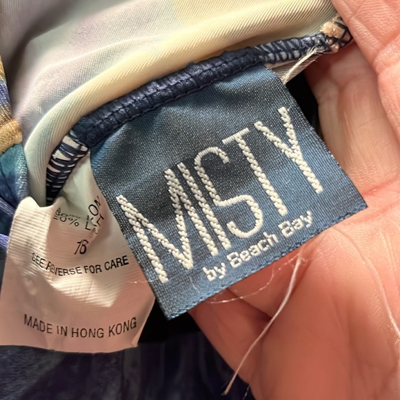 Misty swimsuit woman’s size 18 one piece light padding great condition flowers - Picture 6 of 6